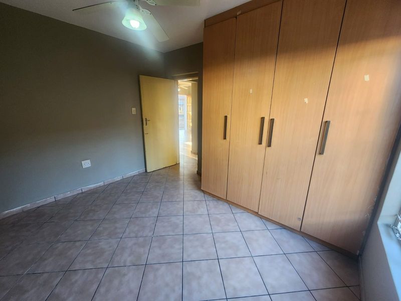 Two Bedroom apartment available in Rustenburg East End - Photo 9