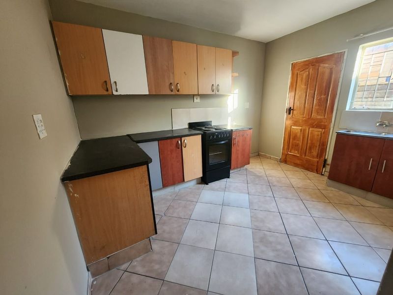 Two Bedroom apartment available in Rustenburg East End - Photo 4
