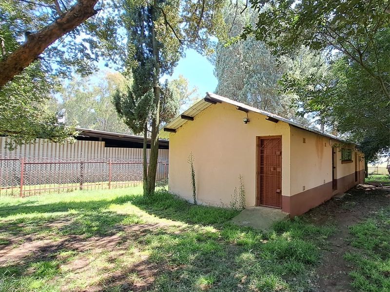 Rural residential small holding with homestead and income generating buildings - Photo 8