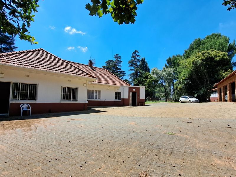 Rural residential small holding with homestead and income generating buildings - Photo 2