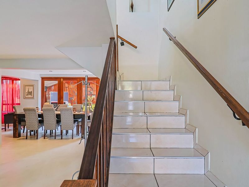 Spacious Family Home with Charming Income-Generating Cottages - Photo 9