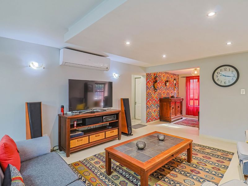 Spacious Family Home with Charming Income-Generating Cottages - Photo 4
