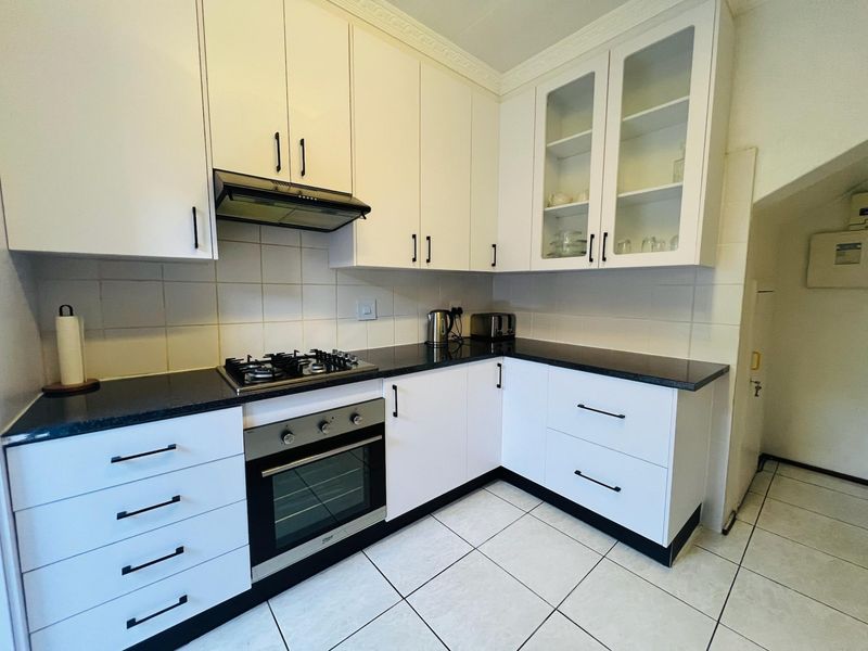 Apartment For Sale in Windsor East Windsor Randburg Gauteng - Photo 4