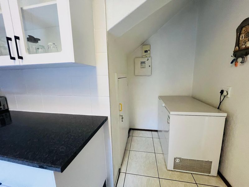 Apartment For Sale in Windsor East Windsor Randburg Gauteng - Photo 7