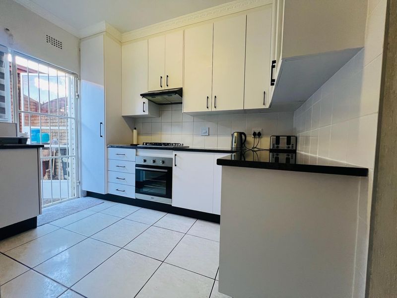 Apartment For Sale in Windsor East Windsor Randburg Gauteng - Photo 6