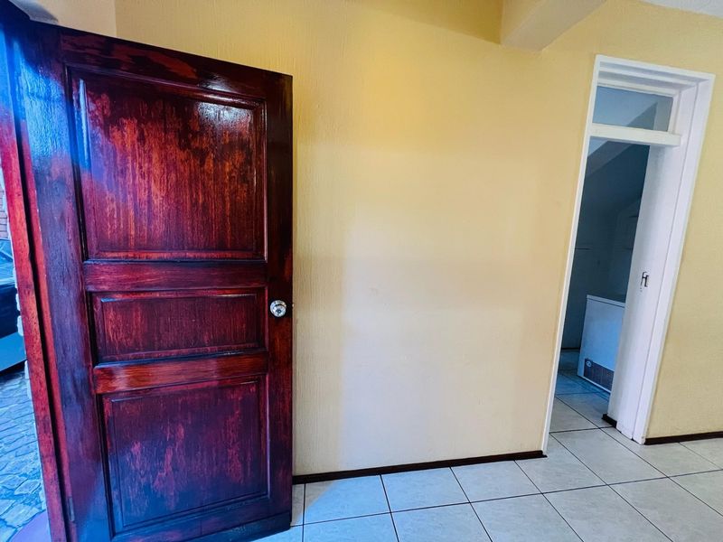 Apartment For Sale in Windsor East Windsor Randburg Gauteng - Photo 3