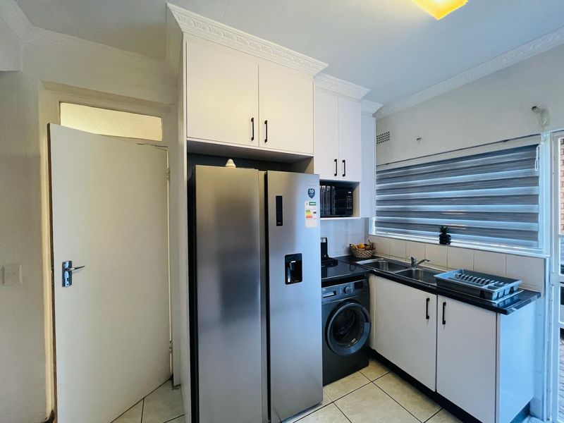 Apartment For Sale in Windsor East Windsor Randburg Gauteng - Photo 5