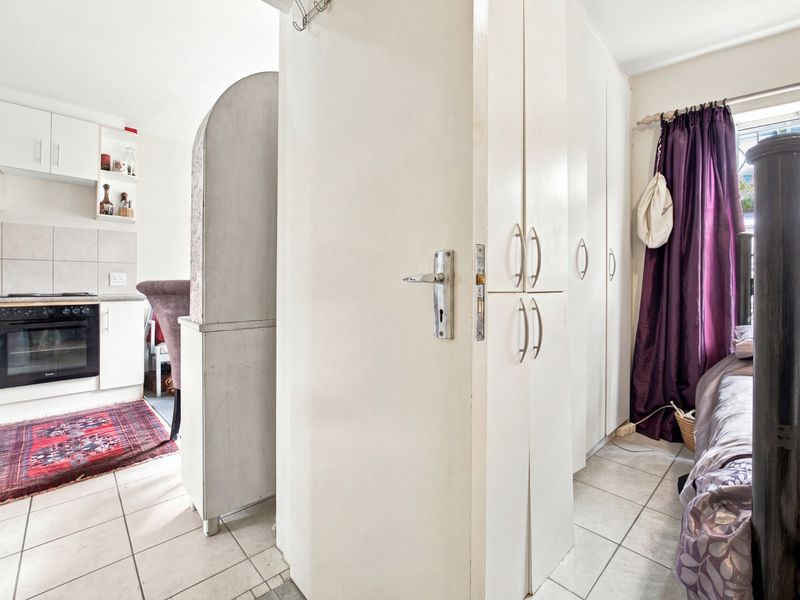 Ground Floor 1-Bedroom Apartment for Sale in Selbourne Place - Photo 5