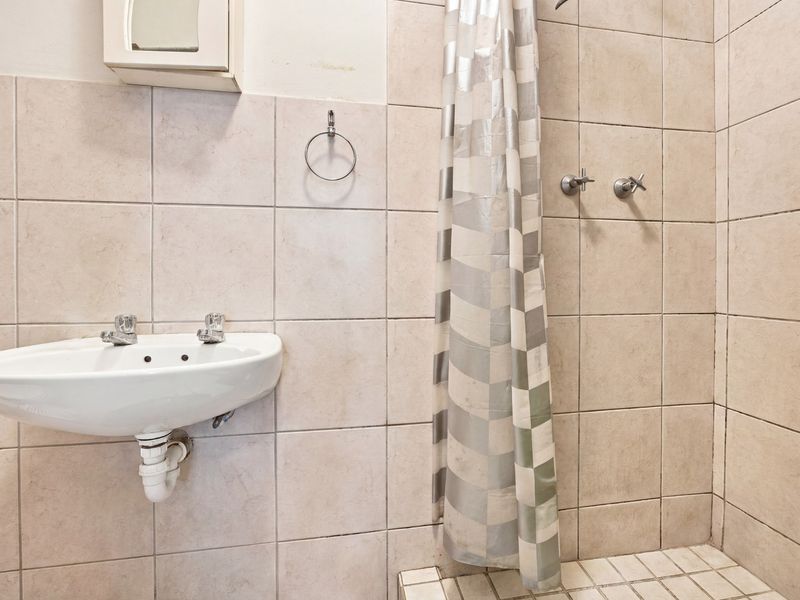 Ground Floor 1-Bedroom Apartment for Sale in Selbourne Place - Photo 10