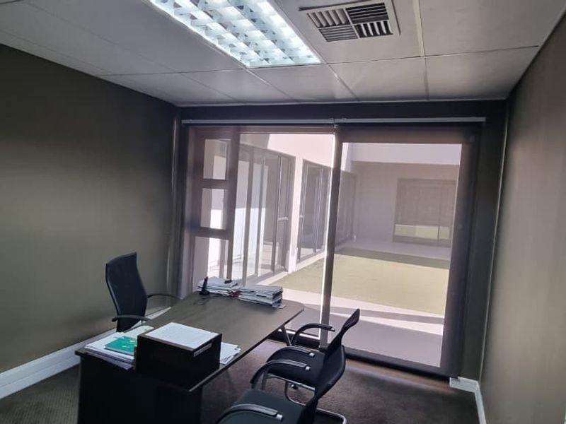 Commercial Office To Rent in Monument Heights, Kimberley - Photo 8