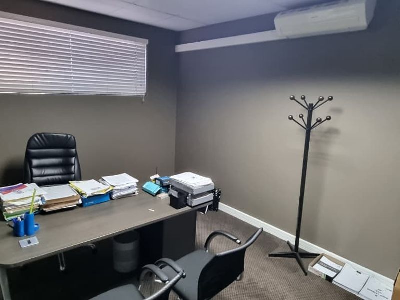 Commercial Office To Rent in Monument Heights, Kimberley - Photo 7