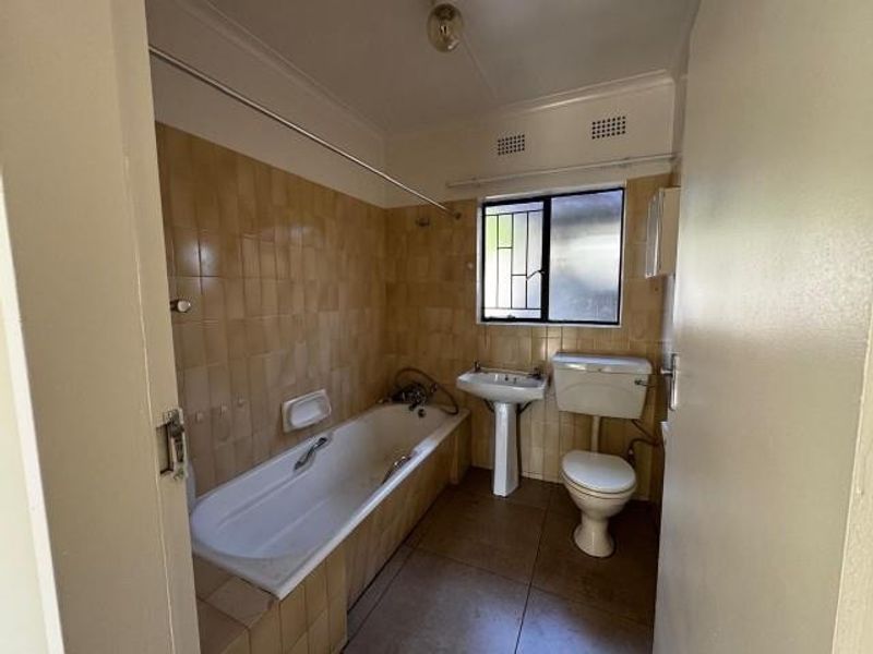 Townhouse For Sale in Birch Acres, Kempton Park - Photo 10