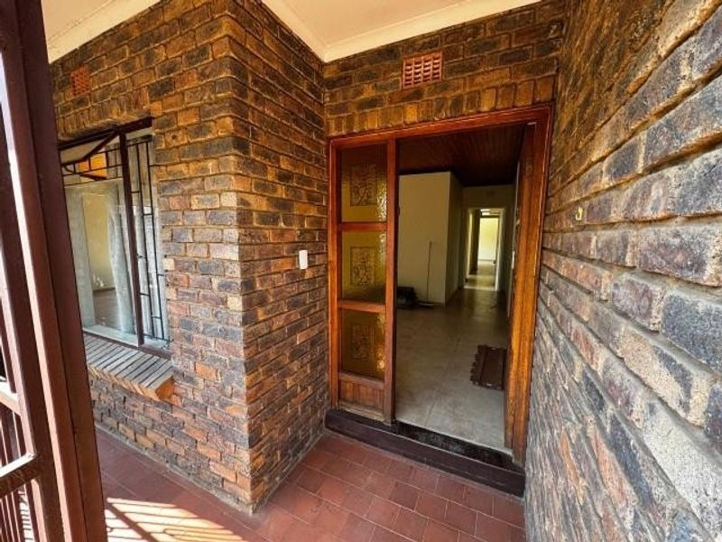 Townhouse For Sale in Birch Acres, Kempton Park - Photo 3