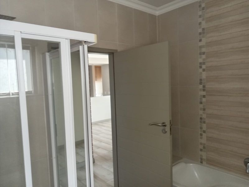 Charming Top-Floor Apartment in Kyalami, Midrand - Photo 10