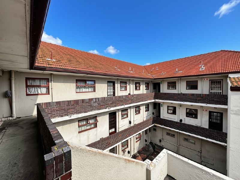 Calling Investors - High-Yield Mixed-Use Investment with Future Sectionalisation Potential - Photo 10