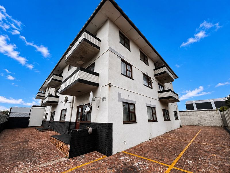 Calling Investors - High-Yield Mixed-Use Investment with Future Sectionalisation Potential - Photo 6