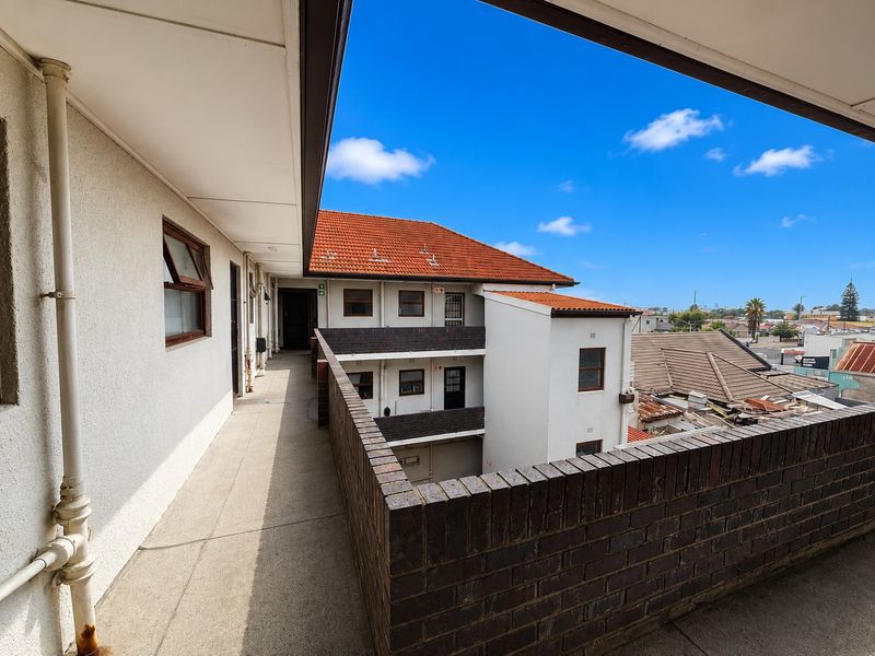 Calling Investors - High-Yield Mixed-Use Investment with Future Sectionalisation Potential - Photo 7