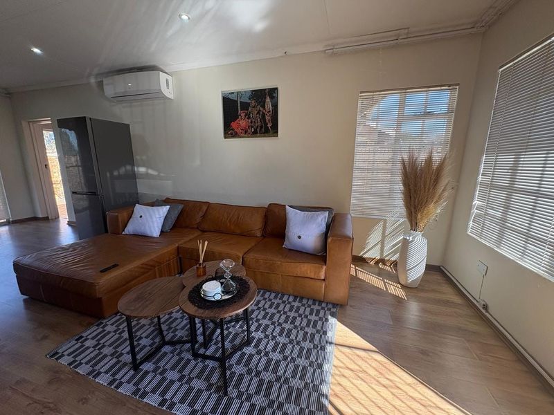 Townhouse For Sale in Huttenheights, Newcastle, KwaZulu Natal - Photo 5