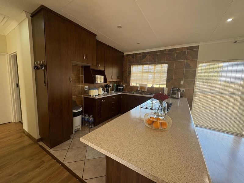 Townhouse For Sale in Huttenheights, Newcastle, KwaZulu Natal - Photo 9