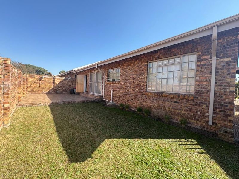 Townhouse For Sale in Huttenheights, Newcastle, KwaZulu Natal - Photo 4