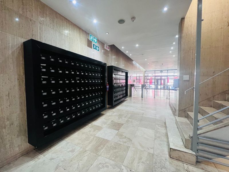 Apartment To Rent in Cape Town City Centre, Cape Town - Photo 6
