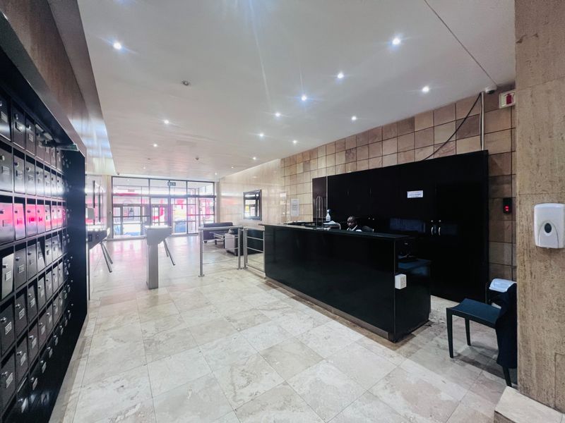 Apartment To Rent in Cape Town City Centre, Cape Town - Photo 7