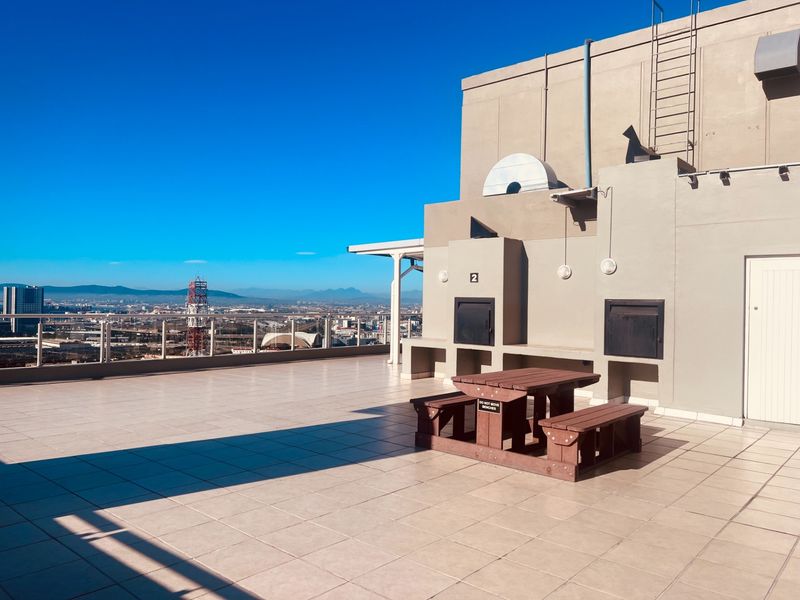 Apartment To Rent in Cape Town City Centre, Cape Town - Photo 4