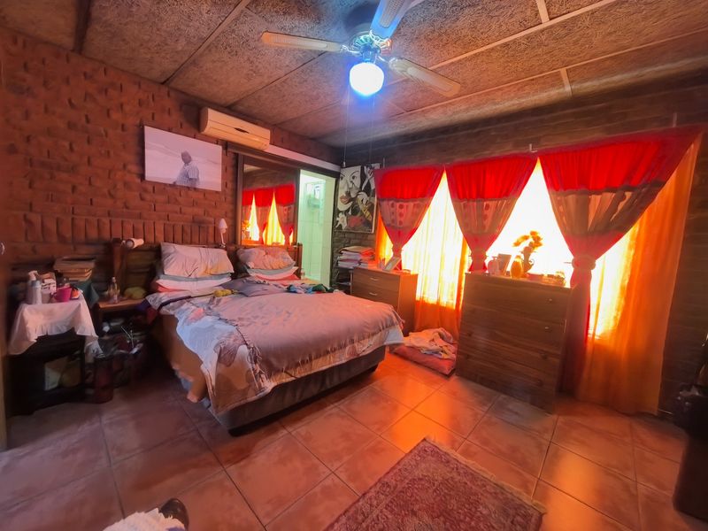 Spacious Cozy Family Home with Exceptional Entertainment Features in Pioneer Park - Photo 8