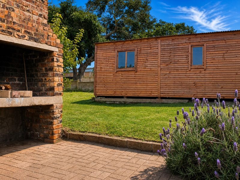 Versatile Family Home with Beautiful Garden Features - Photo 2