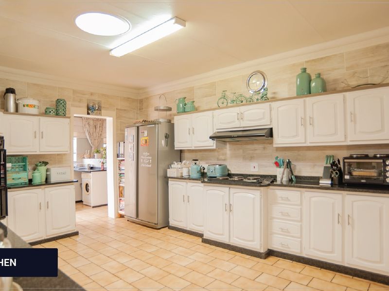 Five-Bedroom Country Home on 38ha, Off The Heidelberg to Vaal Dam Road - Photo 7