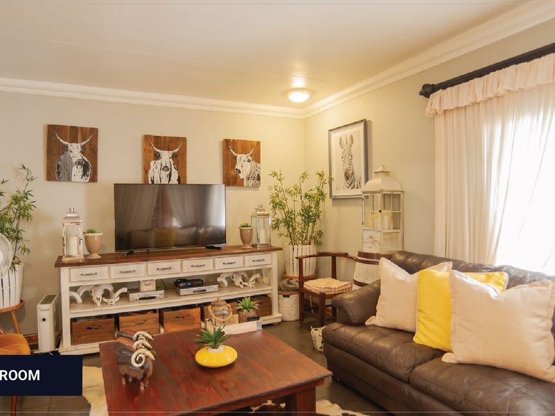 Five-Bedroom Country Home on 38ha, Off The Heidelberg to Vaal Dam Road - Photo 2