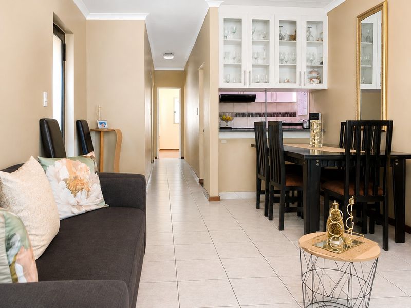 Well-Maintained Three-Bedroom Home Offering Comfort, Security and Easy Living: For Sale - Photo 5