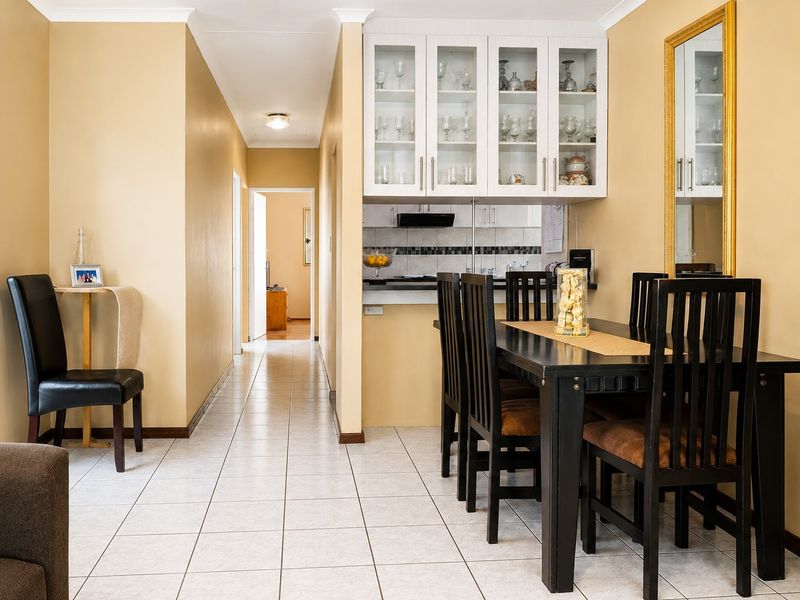 Well-Maintained Three-Bedroom Home Offering Comfort, Security and Easy Living: For Sale - Photo 2