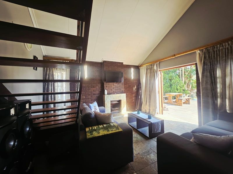 Elegant Family Home with Pool Entertainment Area  Stunning Views - Photo 8
