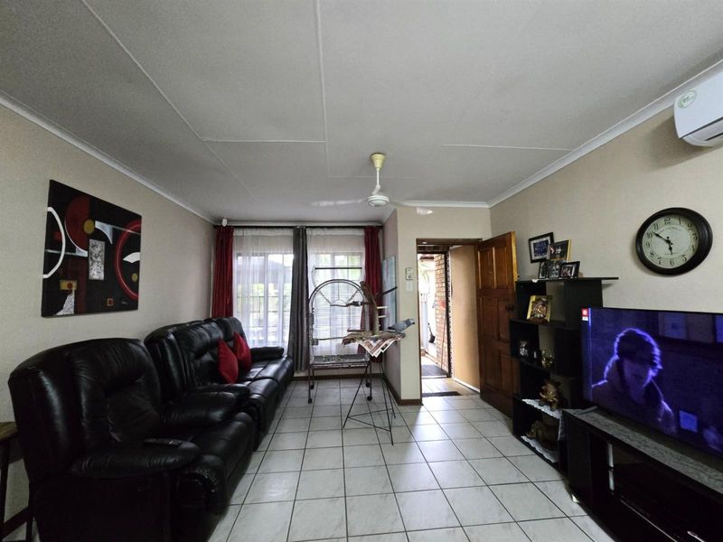 Low maintenance, 2 Bedroom facebrick unit for rent - Photo 7