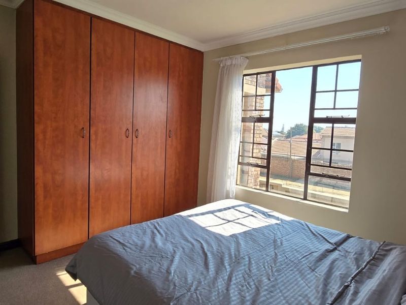 Splendid Apartment For Sale in Magalieskruin, Pretoria - Photo 9