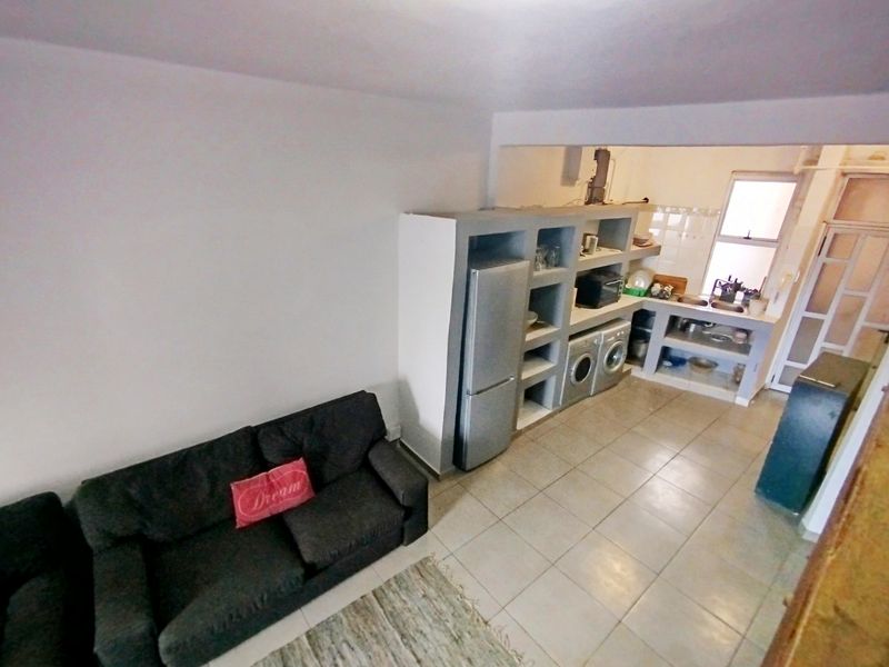 Fully Furnished Studio Apartment on Durban's South Beach For Sale - Photo 4