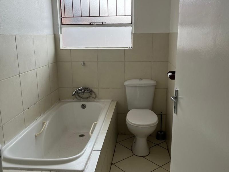 Modern 2-Bedroom Apartment for Sale in Kempton Park Central - Photo 8