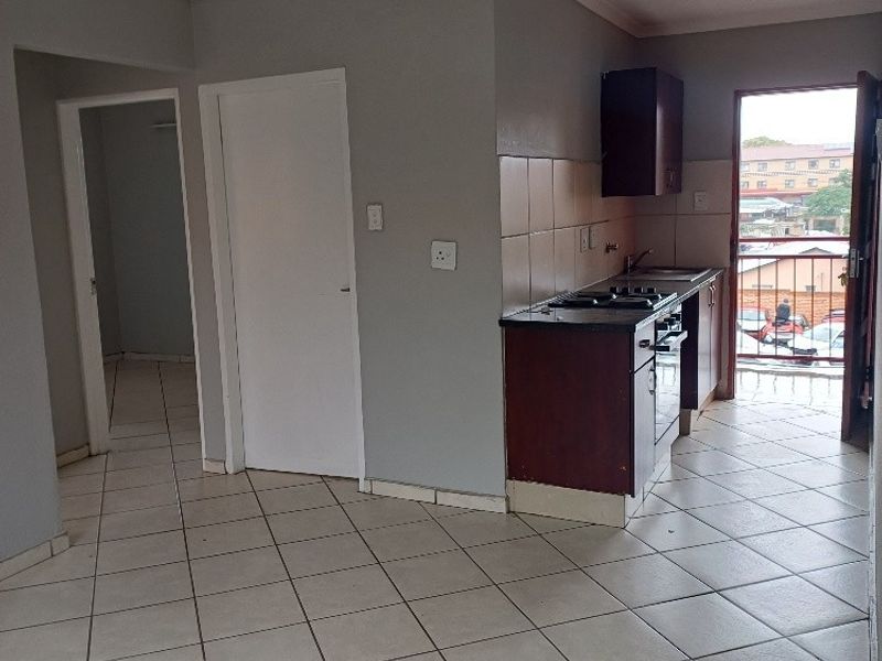 Modern 2-Bedroom Apartment for Sale in Kempton Park Central - Photo 6