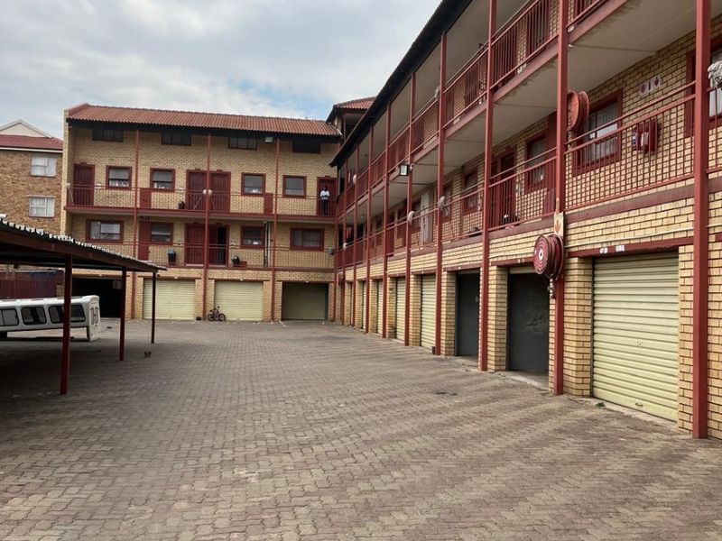 Modern 2-Bedroom Apartment for Sale in Kempton Park Central - Photo 1