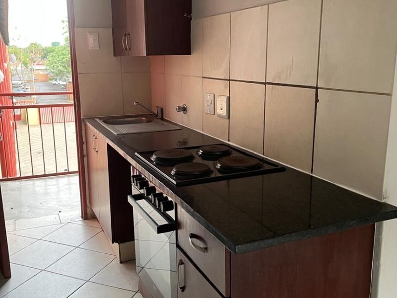 Modern 2-Bedroom Apartment for Sale in Kempton Park Central - Photo 5