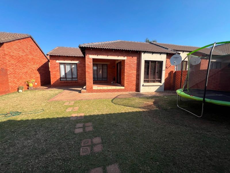 Modern Two-Bedroom House For Sale in Monavoni, Centurion - Photo 2