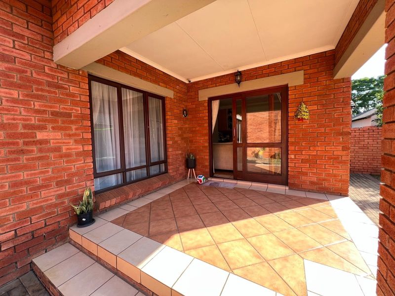 Modern Two-Bedroom House For Sale in Monavoni, Centurion - Photo 5