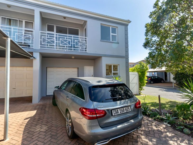 3-Bed Duplex Townhouse To Rent in  secure estate - Photo 1