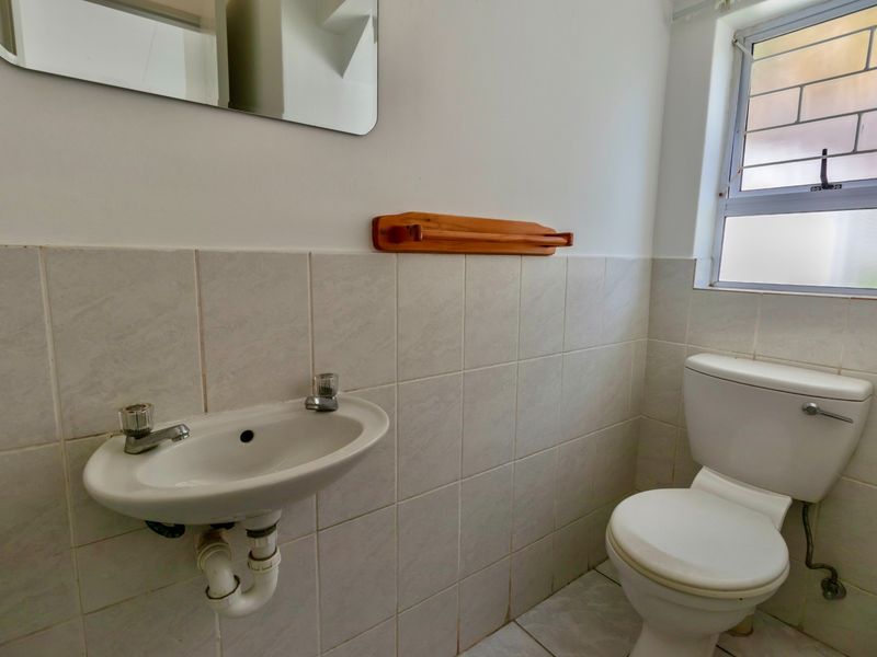3-Bed Duplex Townhouse To Rent in  secure estate - Photo 10