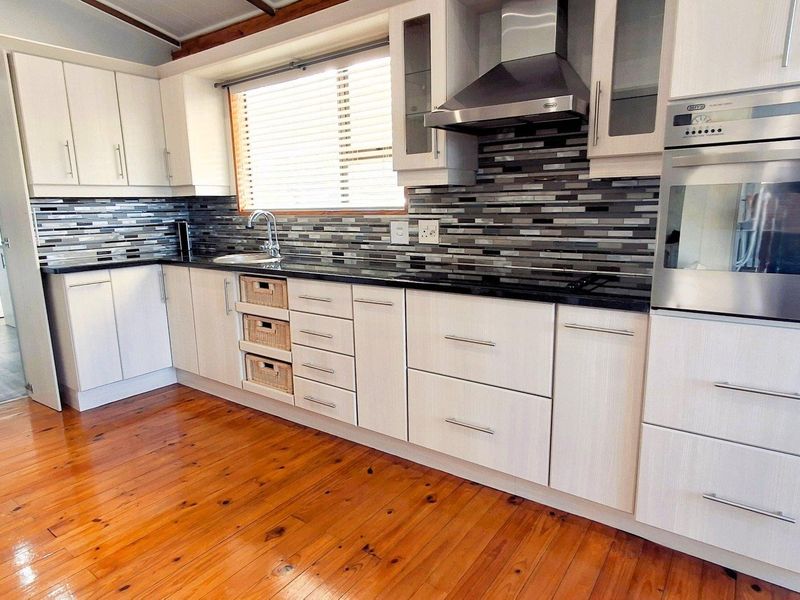 House For Sale in Stilbaai Wes, Stilbaai - Photo 8