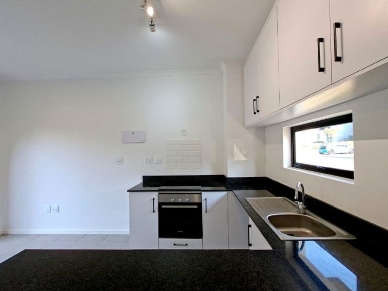 Sought After Duplex  To Rent in Waterfall, Hillcrest, KwaZulu Natal - Photo 2