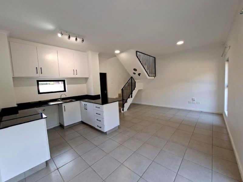 Sought After Duplex  To Rent in Waterfall, Hillcrest, KwaZulu Natal - Photo 3