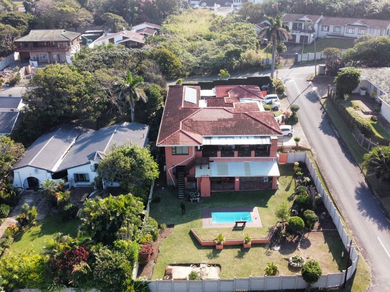 Exceptional Family Home Offering Breathtaking Panoramic Sea View - Photo 3