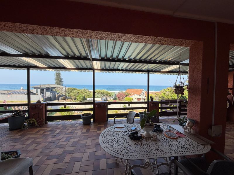Exceptional Family Home Offering Breathtaking Panoramic Sea View - Photo 5